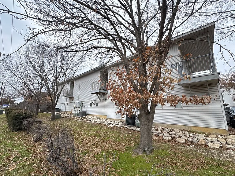 2310 W Hickory St — Photo 18
