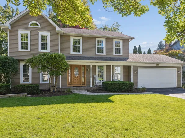 208 Waxwing Ave, Naperville, IL 60565