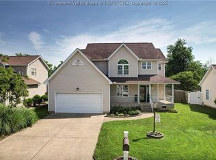 18 Long St, Winfield, WV 25213