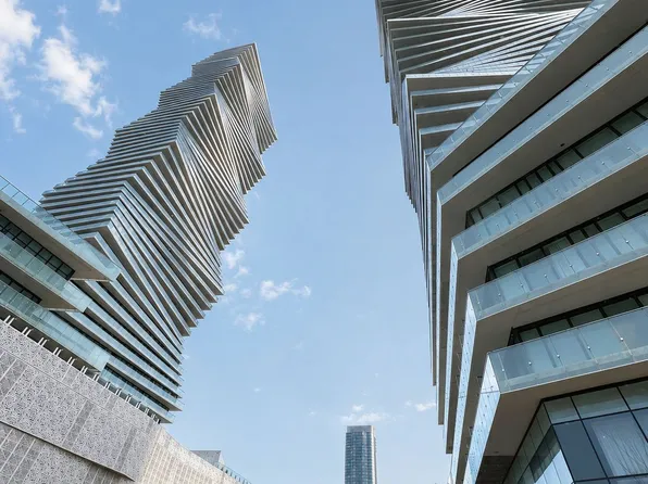 3900 Confederation Pkwy, Mississauga, ON