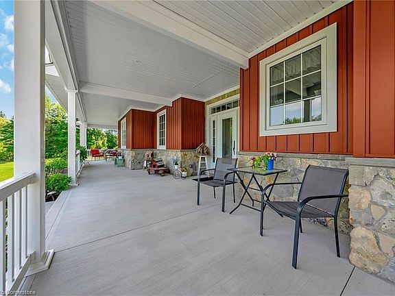 3rd image of 3034 Station Rd