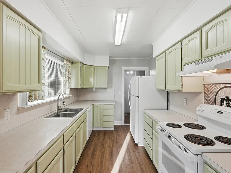 5024 SE Jetty Ave — Photo 2