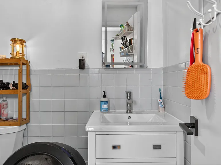 1576 Cambridge St #3L — Photo 11