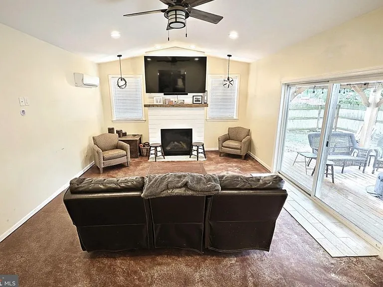 416 Huntington Dr — Photo 10
