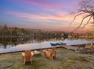 30 Commanche Ln, Hewitt, NJ 07421