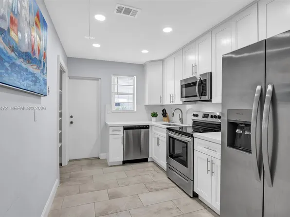 2160 NE 56th St APT 2, Fort Lauderdale, FL 33308
