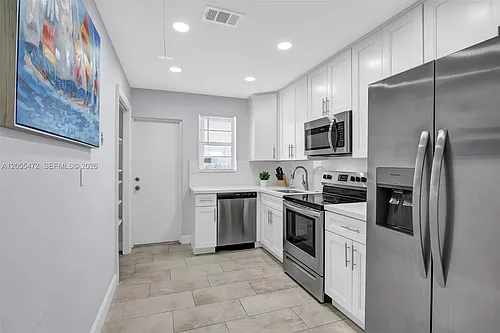 2160 NE 56th St #2 Photo 1
