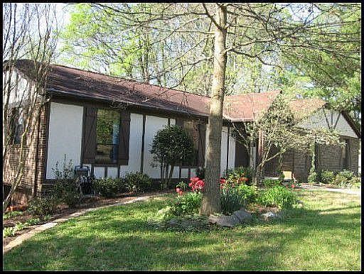 1st image of 9520 Briarwood Dr