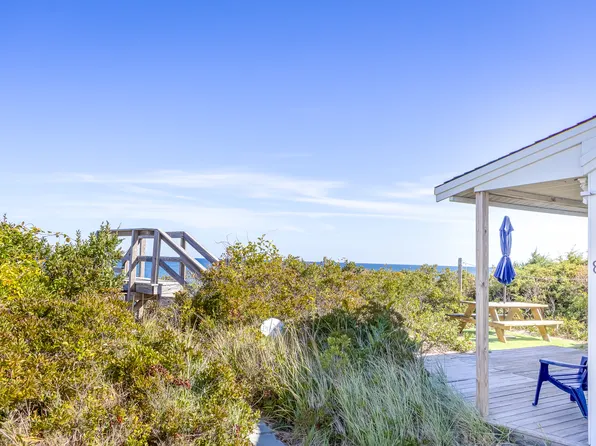 131 N Shore Blvd #8, East Sandwich, MA 02537