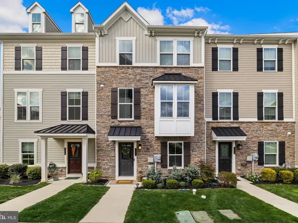 502 Sapphire Dr, Malvern, PA 19355