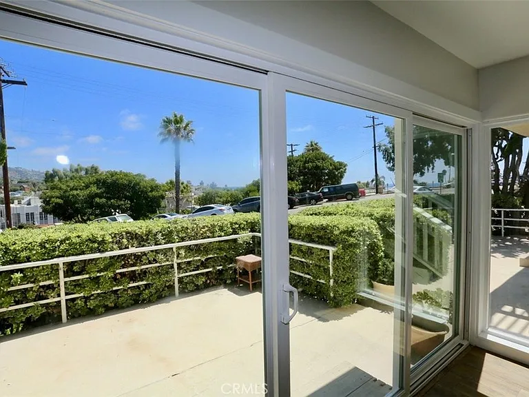 180 Cliff Dr — Photo 5
