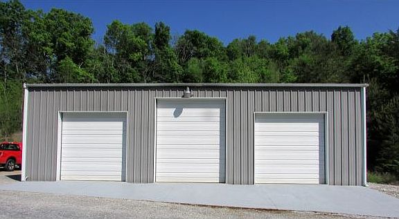 4th image of 323 Chippendale Ln
