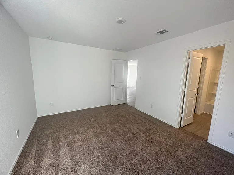 5475 Calton Bnd — Photo 9