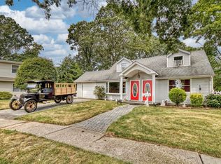 578 Rye Ct, Valley Stream, NY 11580