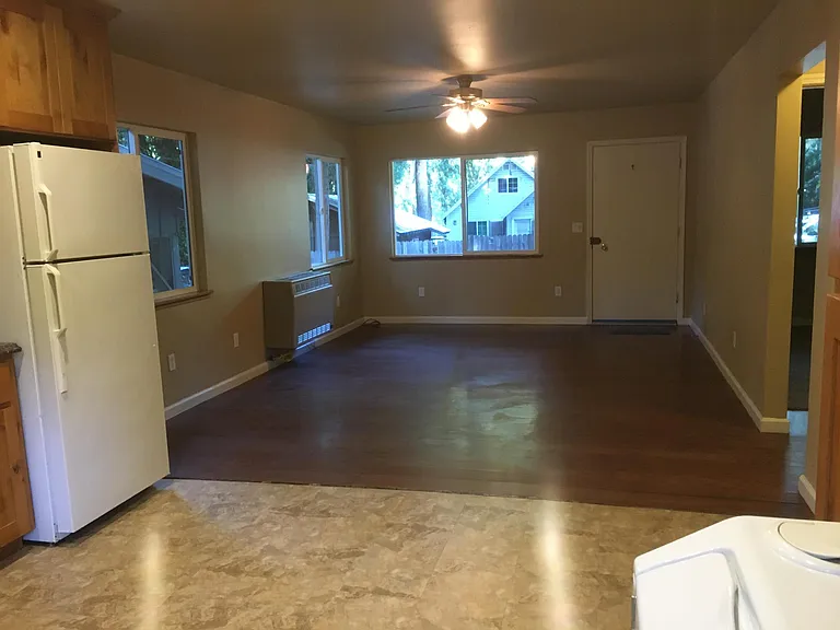 6322 Pine St #1 — Photo 4