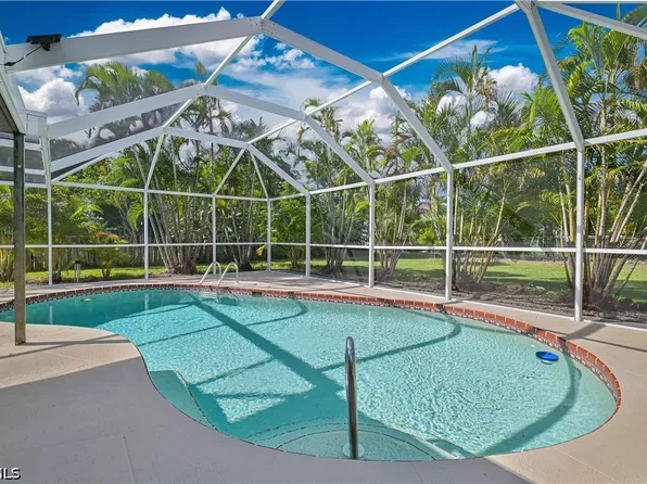 915 SW 31st Ter, Cape Coral, FL 33914