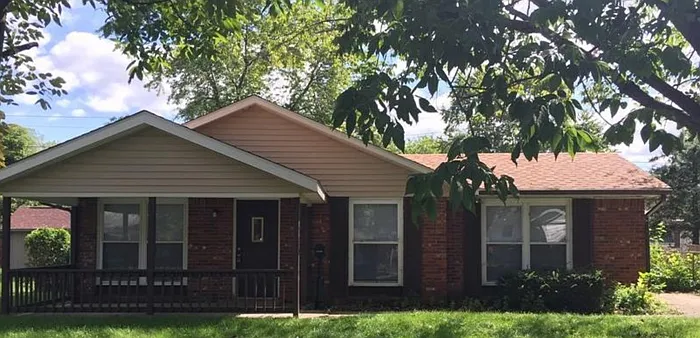 4 bed, 1.0 bath, 1318 sqft, $1,525 — Photo 1