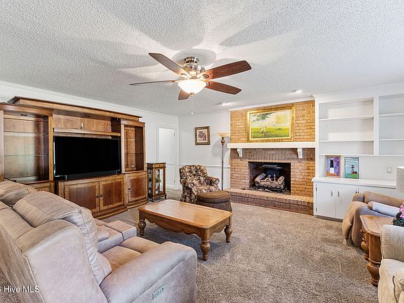 4th image of 307 Forest Drive