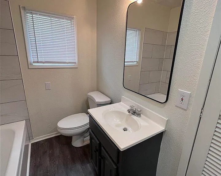 1812 McGregor Ave — Photo 12
