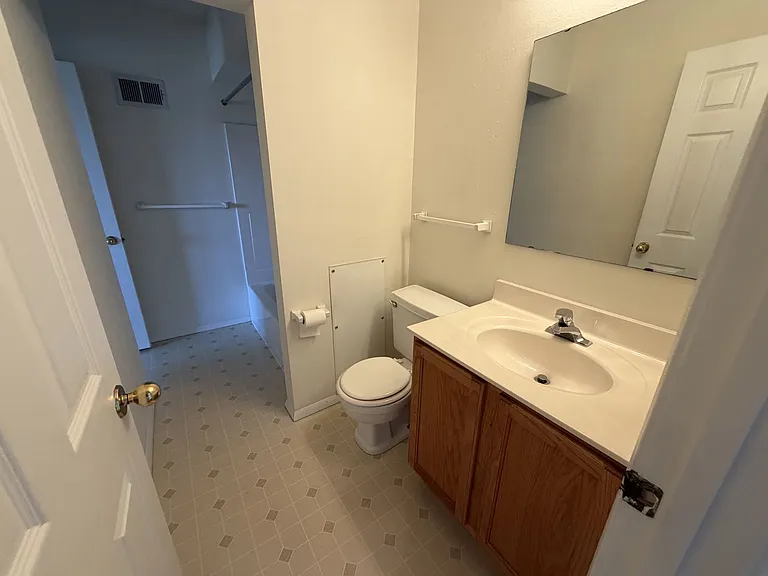 829 Southwest Blvd #I — Photo 14