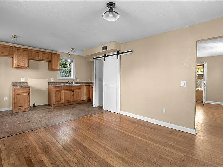 818 19th Pl — Photo 12