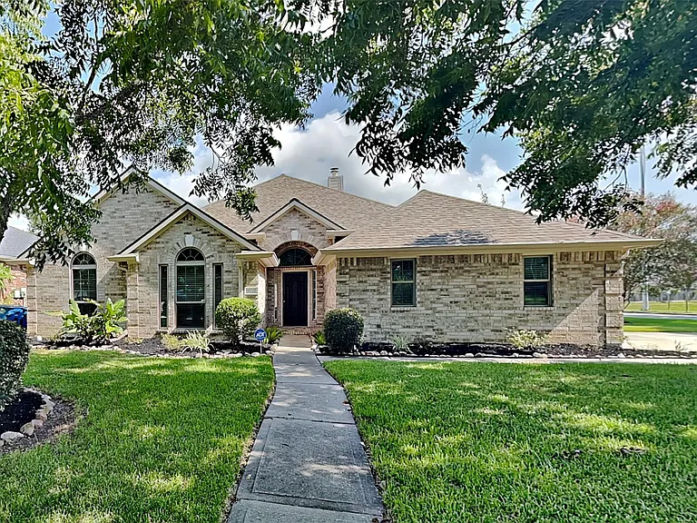 8227 Sports Haven Dr — Photo 1