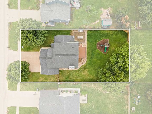 5th image of 235 N 18th Ave