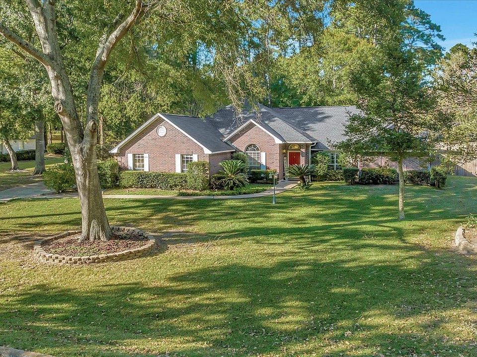 1st image of 3919 Oak Creek Dr