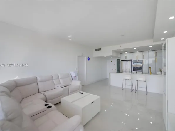 7601 E Treasure Dr Penthouse 103, North Bay Village, FL 33141