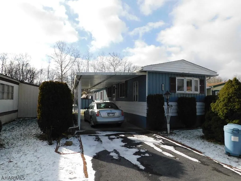 1036 Rosewood Dr photo 1