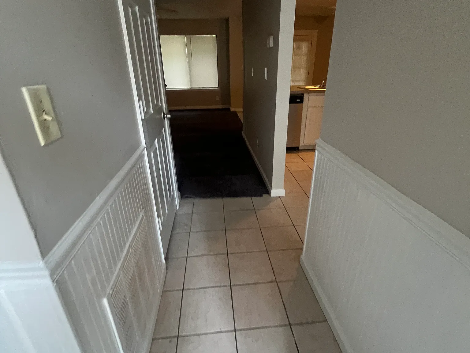 4 bed, 1.5 bath, 1000 sqft, $2,100 — Photo 2
