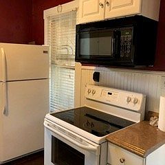 5th image of 806 Furman Ave