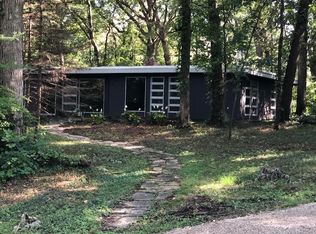 28W061 Marion St, Winfield, IL 60190