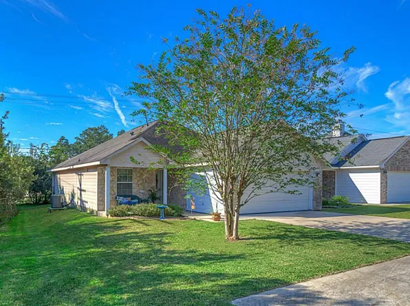 101 Moonspinner Dr, Montgomery, TX 77356