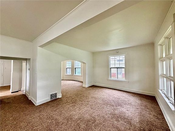 5th image of 2819 Sacramento St