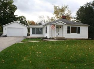 N60W39651 Mary Ln, Oconomowoc, WI 53066