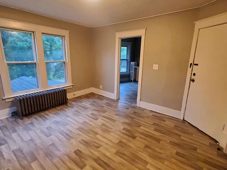 135-137 Garfield Ave - 4 Unit (Ace Property) — Photo 12