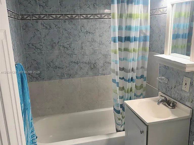 1120 SW 73rd Ave — Photo 10