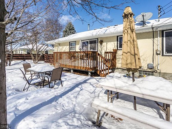 5th image of 3513 Woodbine Ln N