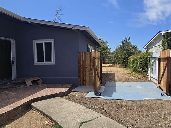 4th image of 206 Hills Ct