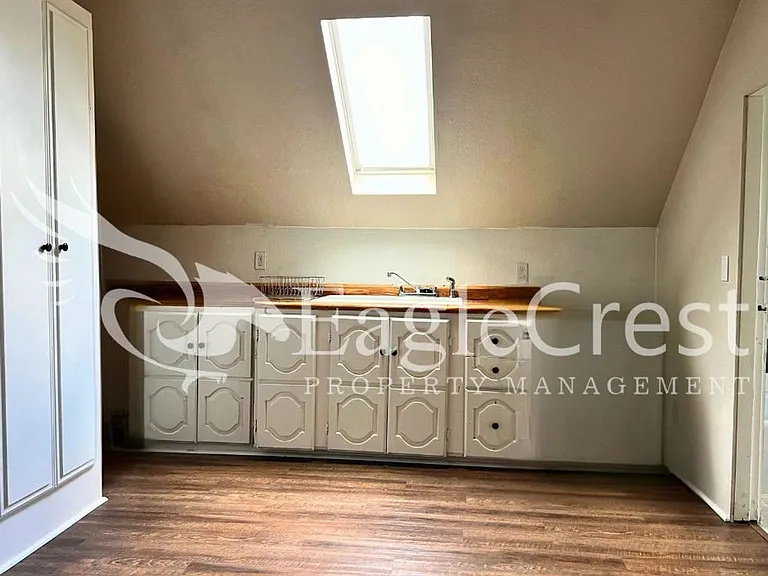 613 Locust St — Photo 15