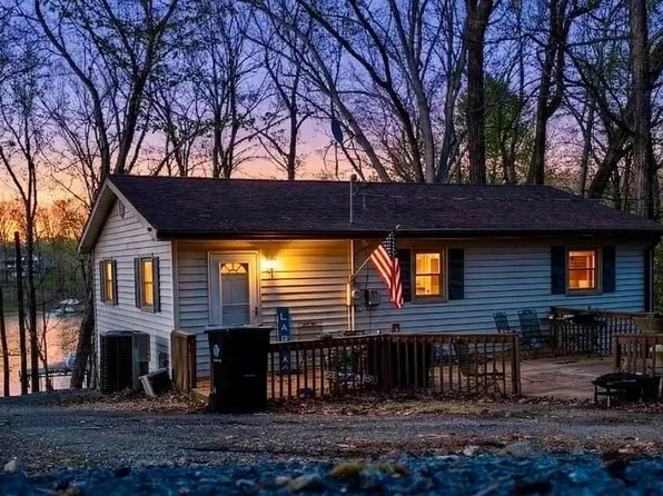 212 Cherry Bay Rd, Cadiz, KY 42211