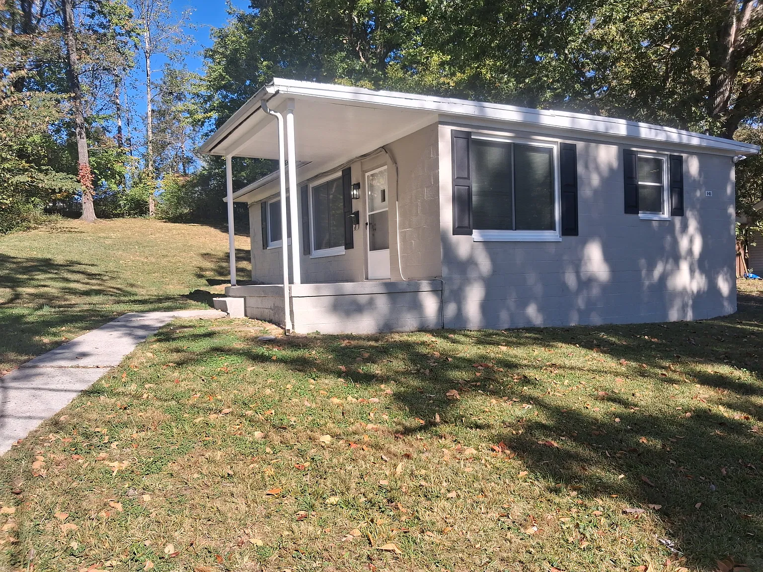 141 Newberry Cir — Photo 1