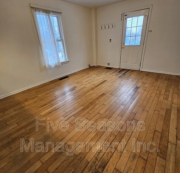 432 Colchester Ave — Photo 4