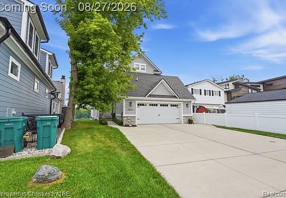 4th image of 4824 Clinton Dr
