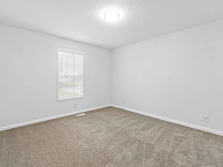 941 Crabapple Ln — Photo 11
