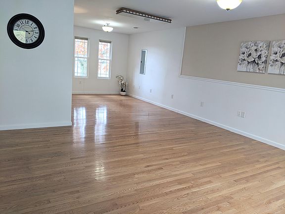 3rd image of 315 Salvation Rd