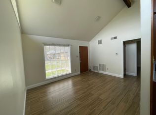 409 Royal St APT 8, Athens, TX 75751