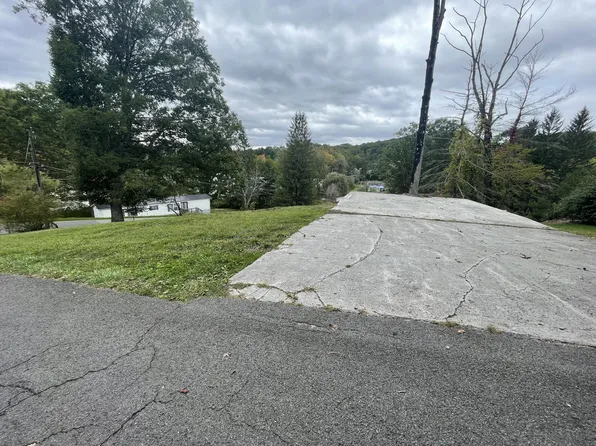 123 Nutwood St, Bluefield, WV 24701