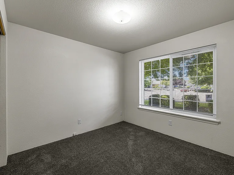3040 Sheraton Ct — Photo 16